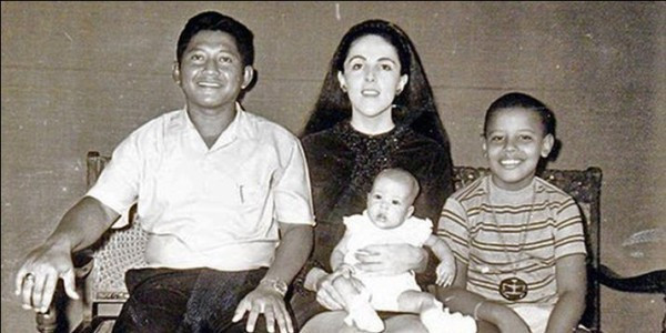 Cựu Tổng thống Obama có thể nói tiếng Indonesia. Ảnh: BA.