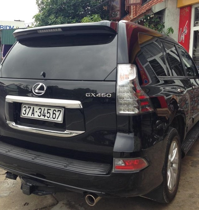 Không chịu kém phần, chủ chiếc Lexus GX460 giá 3,8 tỷ đồng cũng đã "vô tình" bấm được biển "thăng tiến" 37A-34567 vào năm 2015.