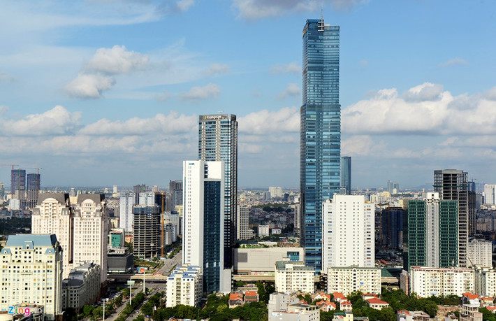 Tuy nhiên, suốt 5 năm thi công tòa nhà chọc trời này, dư luận trong nước đã chứng kiến nhiều vụ bê bối liên quan tới an toàn xây dựng, diện tích căn hộ, chuyển giá... Sau 4 năm vận hành, hiện tỷ lệ lấp đầy căn hộ chung cư 2 tòa nhà 48 tầng đạt 70-80%, diện tích văn phòng cho thuê đạt 90%. Riêng về giá thuê văn phòng, nhiều nguồn tin từ các công ty bất động sản cho biết, đã có thời điểm, giá tại Keangnam giảm xuống mức thấp 15 USD/m2/tháng, ngang khung hạng B.