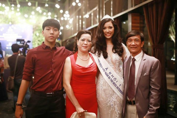 Thành công của Thuý Vân trong các cuộc thi lẫn sự nghiệp được xây dựng trên nền tảng gia đình. Gia đình Thuý Vân có truyền thống kinh doanh nên từ nhỏ, bên cạnh các lớp năng khiếu và ngoại ngữ, cô còn được ba mẹ rèn luyện tinh thần tự lập, tự lao động để hiểu rõ giá trị của đồng tiền. Trong lĩnh vực MC, Thuý Vân hiện đang là một trong những gương mặt sáng giá và đắt show các sự kiện lớn nhất nhờ lối dẫn tự nhiên, duyên dáng, tư duy tiếng Anh song ngữ và vốn kiến thức khiến nhiều người phải kiêng nể.