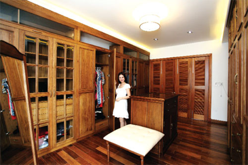 Phòng thay đồ hoành tráng của cả gia đình.