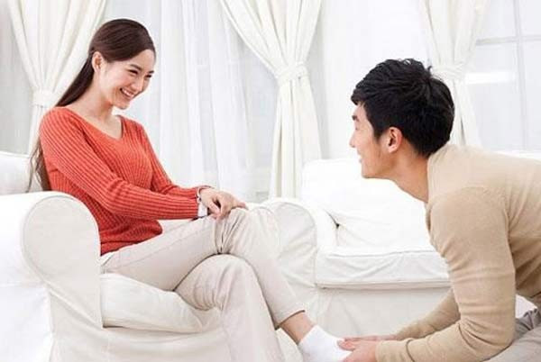 Người chồng hoàn hảo không phải là người đáp ứng, mà chính là người luôn làm cho người phụ nữ của mình hạnh phúc. Nhiều người sẽ lăn tăn, phụ nữ phức tạp như thế, biết đâu mà chiều cho nàng hạnh phúc? Câu trả lời sẽ tùy từng "cá thể" phụ nữ, tuy nhiên cũng có những công thức chung.