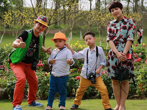 Dù thành công trong nghề nghiệp và được nhiều người yêu quý nhưng Xuân Bắc rất ít khi chia sẻ về cuộc sống gia đình. Anh kết hôn vào năm 2006 và có hai bé trai. Hiện tại, Thiện của "12A và 4H" cùng con trai út tham gia chương trình Bố ơi, mình đi đâu thế? Họ là cặp bố con nhận được rất nhiều tình cảm từ phía khán giả xem truyền hình.