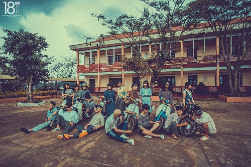 Những hình ảnh ngộ nghĩnh này cũng là lời cảm ơn của các bạn trẻ gửi đến cô giáo chủ nhiệm cũ của mình Nguyễn Thị Anh Thoa. Ảnh: Văn Thịnh