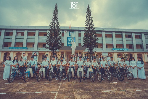 Bộ ảnh để lại những dấu ấn đáng nhớ của tuổi học trò. Ảnh: Văn Thịnh