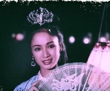 Năm 17 tuổi, Thu Hà xuống Hà Nội thực hiện giấc mơ làm nghệ thuật.