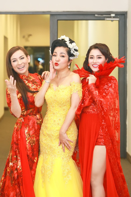 Trở lại Việt Nam, Thúy Nga vui mừng khi có cơ hội gặp lại những người đồng nghiệp thân thiết.