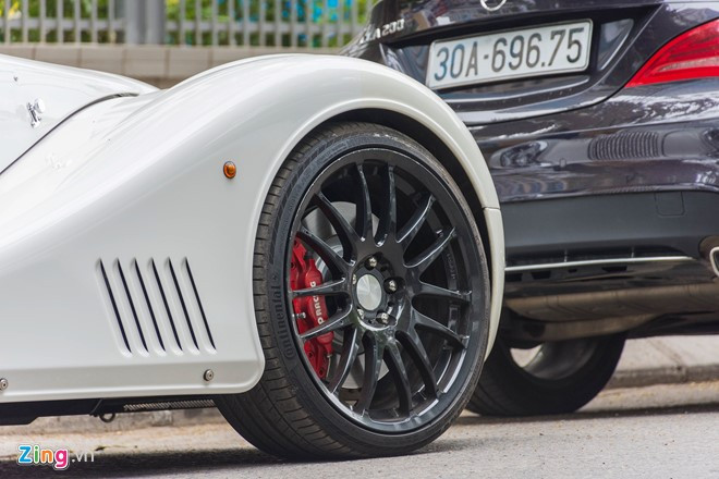 Morgan Aero Supersport dùng động cơ BMW V8, 4.8L, công suất 367 mã lực, mô-men xoắn 490 Nm, tăng tốc từ 0-100 km/h trong 4,5 giây, trước khi đạt tốc độ tối đa 273 km/h. Bình xăng dung tích 55 lít.
