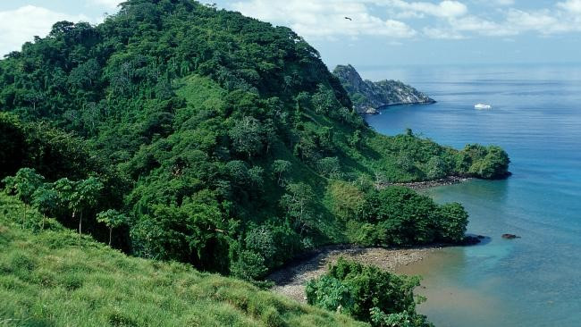 Đảo Cocos, Costa Rica: Số vàng bạc châu báu của đế chế Inca được coi là một huyền thoại. Một kho báu với 200 rương châu báu, 1.000 viên kim cương, những chiếc vương miện vàng, hàng trăm thỏi vàng bạc có giá trị 200 triệu USD được cho là bị chôn vùi ở đảo Cocos.