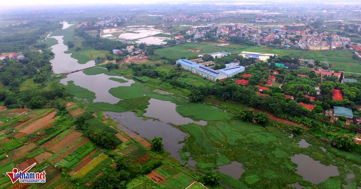 Sông Đáy, đoạn chảy qua cầu Mai Lĩnh, Hà Đông ô nhiễm nhiều năm nay.