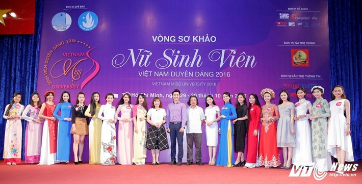 Đặc biệt, mới đây cô gái này vừa xuất sắc lọt top 90 thí sinh chuẩn bị vào vòng thi bán kết của cuộc thi “Nữ sinh viên Việt Nam duyên dáng 2016”. Vòng bán kết cuộc thi sẽ diễn ra từ ngày 6/11- 20/11/2016 tại ba thành phố: Hà Nội, Đà Nẵng và TP HCM. Tại đây, thí sinh sẽ vượt qua phần thi trình diễn áo dài, phần thi tài năng và kiểm tra kiến thức xã hội bằng bài trắc nghiệm.
