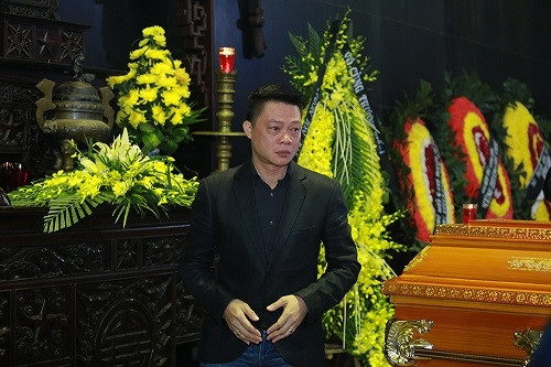 MC Quang Minh không giấu được sự đau xót.