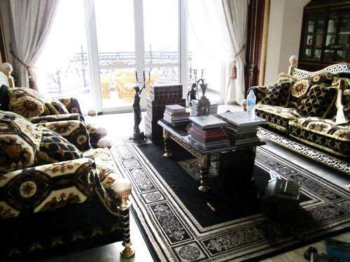 Nội thất phong cách hoàng gia sang trọng, tinh tế.