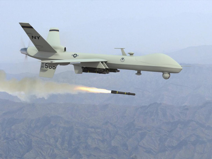 Khả năng "truy lùng - tiêu diệt" của "Sát thủ lang thang" MQ-9 Reaper thực sự là nỗi kinh hoàng cho các phần tử khủng bố trên khắp thế giới. Phi công lái Reaper điều khiển mọi hoạt động của máy bay từ xa thông qua liên kết vệ tinh từ ở khoảng cách nửa vòng trái đất. Ảnh: USAF