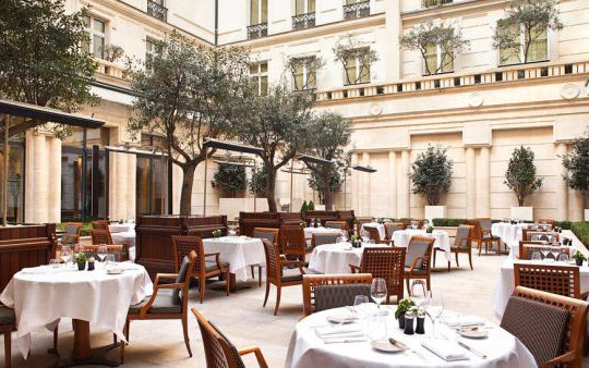 Khách sạn Park Hyatt Paris-Vendôme có tổng cộng 168 phòng, được thiết kế đậm phong cách kiến trúc Châu Âu.