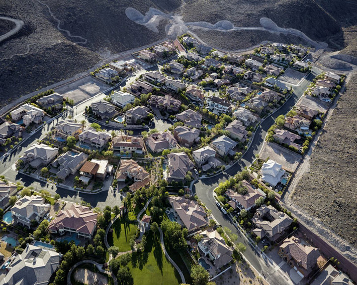 “Khu nhà giàu” với toàn siêu biệt thự ở Henderson, Nevada.