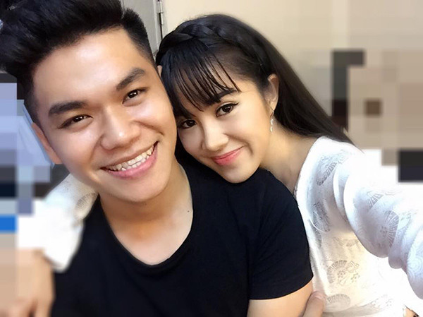 Mặc dù kém 7 tuổi nhưng điều đó không còn quan trọng đối với nữ diễn viên Lê Phương bởi trên hết, họ luôn đặt sự chân thành lên hàng đầu. Cả hai đã cùng nhau vượt qua nhiều định kiến từ xã hội, bạn bè, người thân để có được hạnh phúc ngọt ngào.