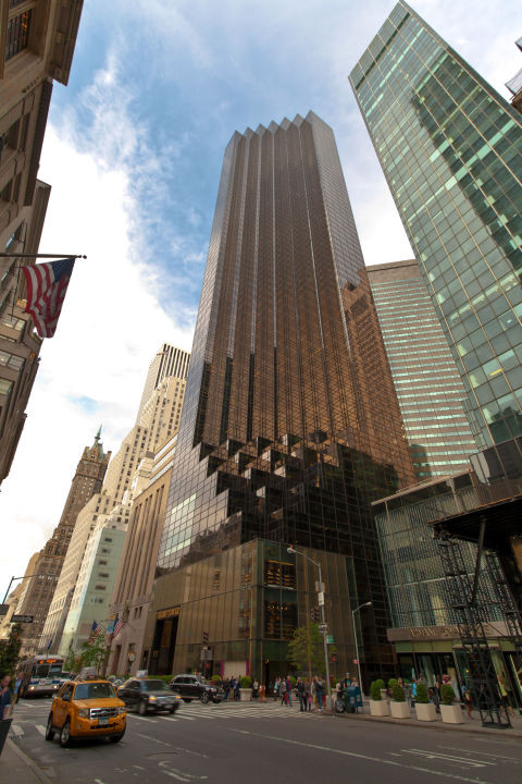 Nơi cư ngụ chính của gia đình Tổng thống Mỹ mới đắc cử Donald Trump là penthouse ở Trump Tower - tọa lạc tại 725 Fifth Avenue, New York.