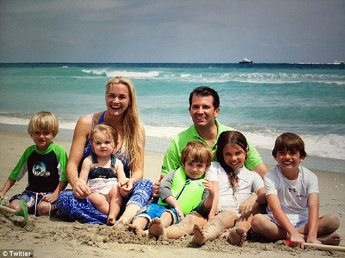 Chloe Trump là con gái của Donald Trump Jr - con trai trưởng nhà Trump với người vợ, cựu người mẫu Vanessa Haydon.