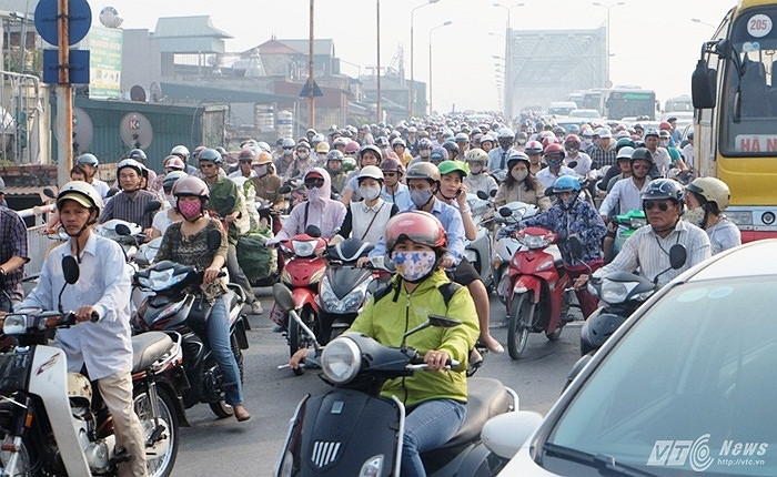 Thời gian qua, nhiều tuyến phố tại Hà Nội liên tục xảy ra ùn tắc giao thông nghiêm trọng vào giờ cao điểm. Các ban ngành Thành phố đã triển khai nhiều biện pháp chống ùn tắc, đảm bảo trật tự an toàn giao thông.