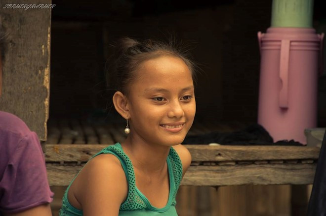 “Em muốn được đi học để sau này trở thành cô giáo. Em mong 2 em gái và cả những em nhỏ ở Badjao đều được đến trường” – cô bé 13 tuổi chia sẻ với tờ Inquirer.