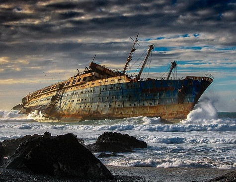 Xác tàu của SS America – Fuerteventura, quần đảo Canary. Tàu biển chở khách ở Hoa Kỳ này bị đắm vào năm 1994 sau 54 năm phục vụ.
