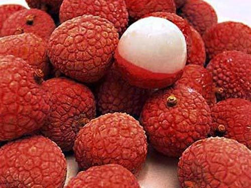 Tăng cường trao đổi chất: Theo Wiki Fitness, với hàm lượng chất xơ và vitamin B cao, quả vải có khả năng tăng cường sự trao đổi chất, giúp cơ thể làm sạch hệ thống các cơ quan, tế bào bằng cách loại bỏ các chất dinh dưỡng dư thừa như đường, chất béo và protein.