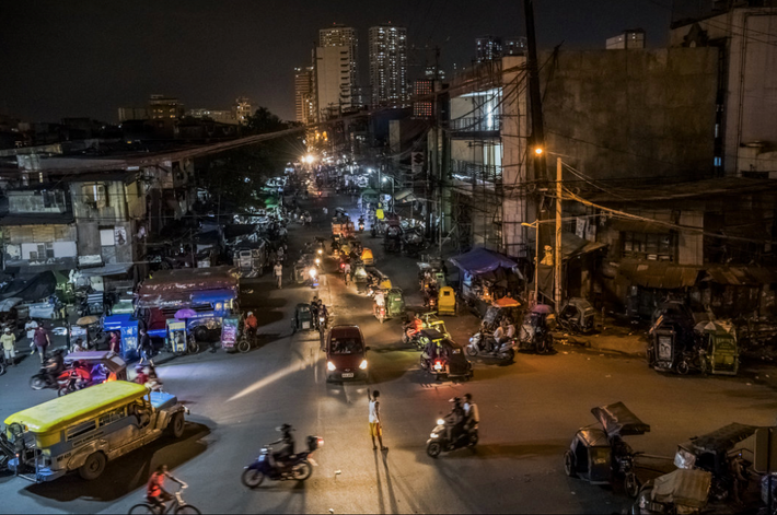 Hàng đêm, trong những con ngõ vắng của Manila, tiếng súng có thể vang lên bất cứ lúc nào.