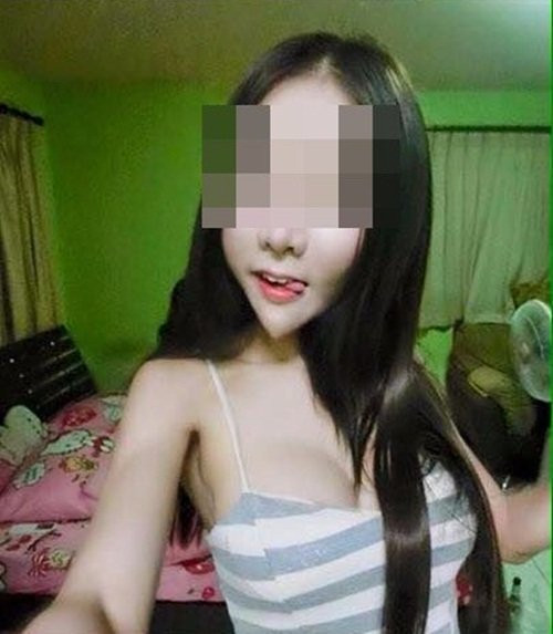 Vốn sở hữu thân hình bốc lửa, làn da mịn màng và khuôn mặt khá thon gọn, nhiều người tỏ ra không hiểu tại sao cô gái trẻ này lại phẫu thuật thẩm mỹ khiến khuôn mặt mình trở nên biến dạng như thế.