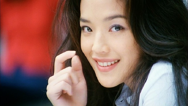Vẻ gợi cảm và thanh khiết của nhan sắc Thư Kỳ. Cô là người đẹp Đài Loan được chú ý nhất ở Đại lục.