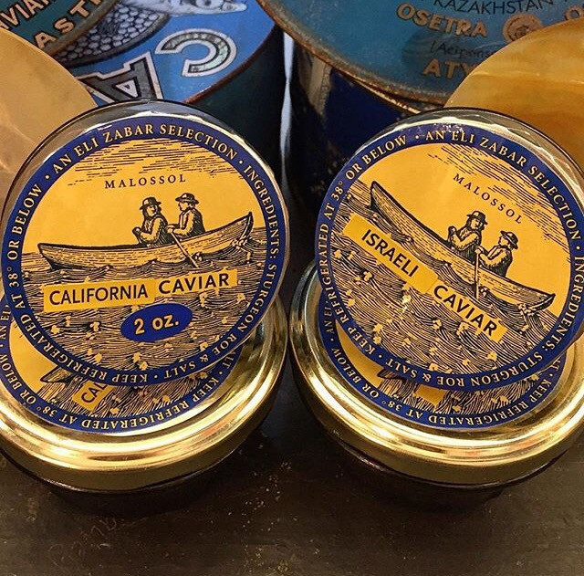 Caviar - trứng đen từ cá tầm, giá trị thường ở mức 1000 - 6000 USD mỗi kg tùy theo chất lượng, độ lớn nhỏ, thậm chí có loại đắt hơn khoảng 10.000 USD/kg (khoảng hơn 210 triệu đồng).