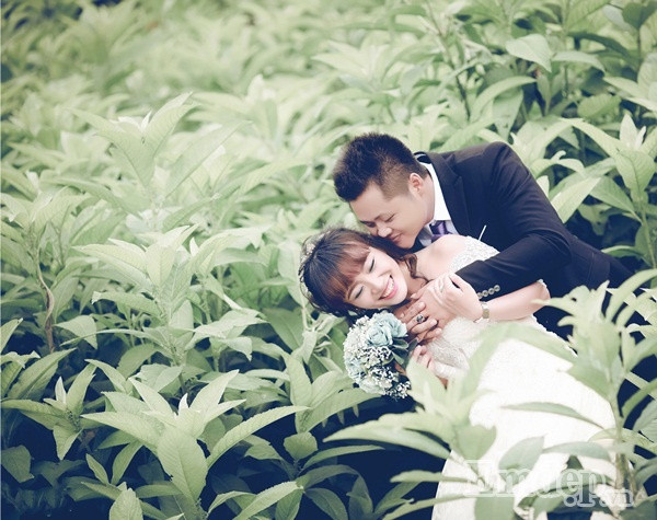 Có đôi lúc cả hai cảm thấy chênh vênh và bất lực, cảm giác cô đơn ùa về có lần Thúy đòi chia tay Ánh năn nỉ ỉ ôi đến nỗi ngày nào cũng uống rượu để... giải sầu.
