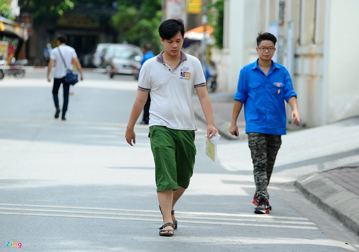 Sáng 21/7, khoảng 60 thí sinh tham dự thi năng khiếu vào khoa Diễn viên Kịch – Điện ảnh, Đại học Sân khấu – Điện ảnh Hà Nội.