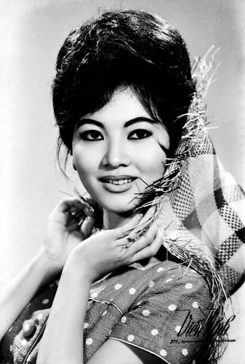 1. Thẩm Thúy Hằng