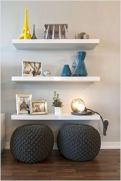 Vẫn là những chiếc ghế đệm mini, tuy nhiên bạn có thể tìm cho chúng một chỗ giấu dưới các giá để đồ tiện lợi, chỉ đến khi cần dùng mới lấy ra.