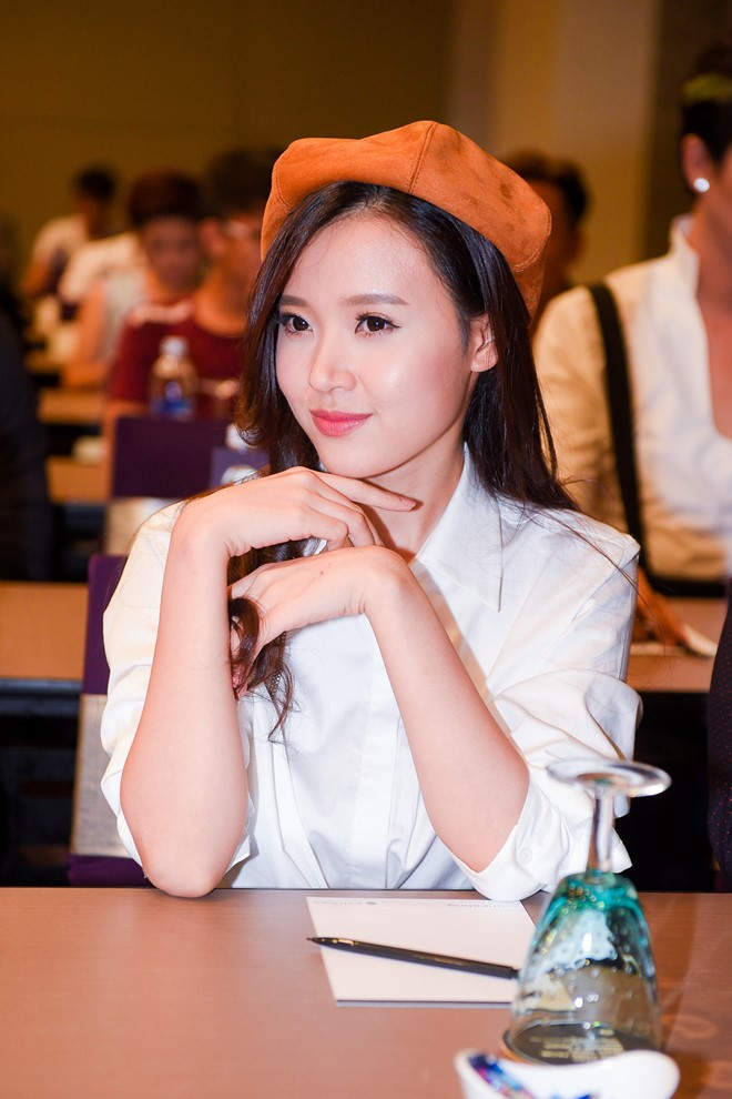 Hot girl một thời tâm sự, cô nhận được 10 kịch bản thì tất cả đều là những vai trong sáng nên khó thay đổi hình tượng nhân vật. Nhưng ở phim này, Midu được chia làm 2 giai đoạn, lúc học sinh và đến khi trưởng thành nên cô tự tin mang đến những chuyển biến tâm lý phức tạp hơn.