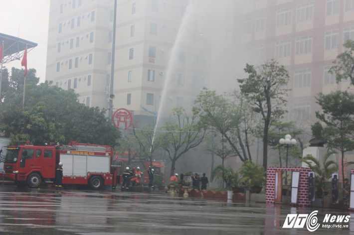 Học viện Cảnh sát nhân dân hiện có 14 khoa, 5 bộ môn, 12 phòng, 5 trung tâm, một tạp chí và một ban quản lý dự án. Nhà trường đã đào tạo trên 30.000 cử nhân, 2.500 thạc sỹ, 300 tiến sỹ. Khoa Cảnh sát vũ trang hiện được biên chế thành Trung đoàn Cảnh sát dự bị đặc nhiệm (E32) gồm 1.325 cán bộ, chiến sỹ thuộc 3 tiểu đoàn, gồm: Tiểu đoàn Cảnh sát Cơ động dự bị đặc nhiệm, Tiểu đoàn Cảnh sát hình sự dự bị đặc nhiệm, Tiểu đoàn Cảnh sát giao thông dự bị đặc nhiệm.