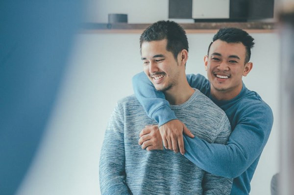 Bộ ảnh gây xôn xao cộng đồng LGBT.