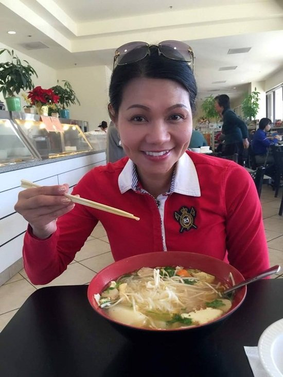 Tại Mỹ, Ngọc Huyền vẫn ăn đồ chay. Chị chia sẻ với fan rằng ăn đồ chay nên không lo bị mập.
