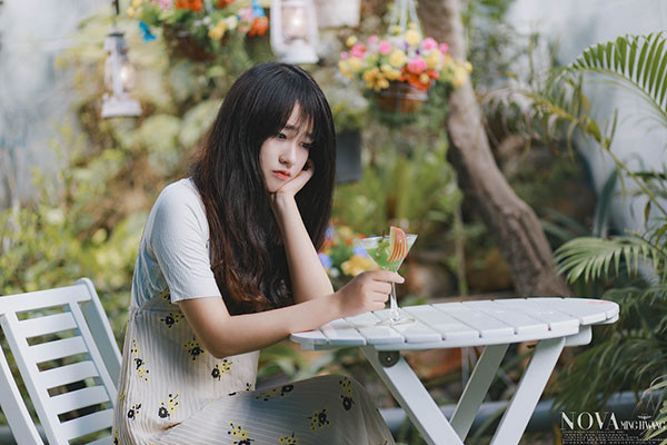 Hình ảnh quen thuộc của Bảo My là một cô gái hiền dịu, ăn vận đơn giản nhưng luôn thu hút người đối diện.