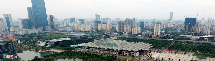 Tòa nhà cao nhất Việt Nam - Keangnam ra đời là trục trung tâm thu hút nhiều dự án xung quanh. Đến thời điểm này, xung quanh Keangnam đã quá dày đặc nhà cao tầng nhưng vẫn còn nhiều bãi đất quây tôn chờ xây dựng.