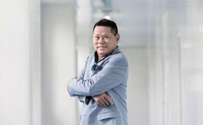 Đại gia Hoàng Kiều không chỉ thành công trên thương trường mà còn có mối quan hệ rất tốt với tổ chức Hoa hậu Thế giới.