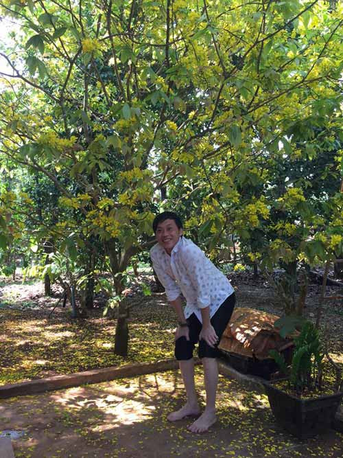 Nghệ sĩ Hoài Linh thường cùng bạn bè về vùng quê sông nước để tận hướng không khí trong lành sau những chuyến lưu diễn.