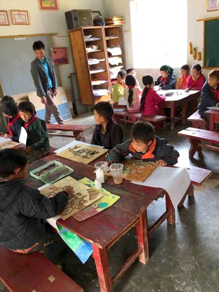 Đầu năm học 2014-2015, CLB Mỹ thuật được thành lập với mục đích rèn luyện kỹ năng cơ bản về vẽ, trang trí, tạo sản phẩm địa phương.