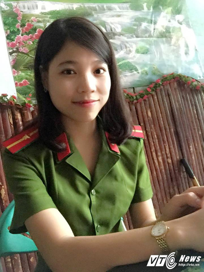 Trong 3 năm học tại trường, được thầy cô, bạn bè tin tưởng, Nga đã được bầu làm B phó học tập.