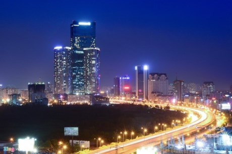 Về đêm, nhìn từ trên cao, Hà Nội rực rỡ không kém so với thủ đô của các nước trong khu vực Đông Nam Á.