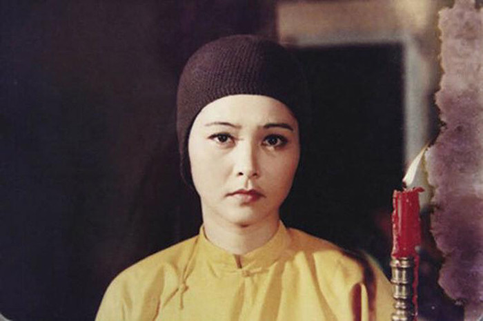 Gần đây bà gần như 'biến mất' vì ít đóng phim. Vì yêu và hâm mộ tiếng hát Khánh Ly nên NSƯT Thanh Loan của bộ phim "Biệt động Sài Gòn" đã có mặt trong buổi trà đàm để cùng hội ngộ nữ danh ca vào chiều tối 23/8.