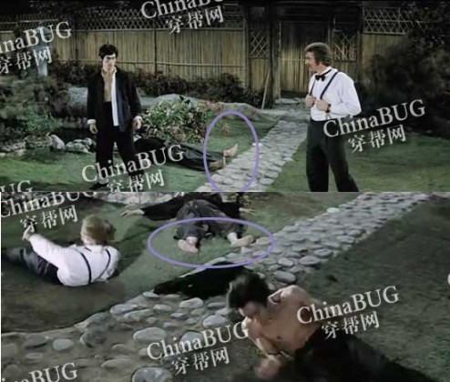 Khi Trần Chân tiến vào phía trong dinh thự của Linh Mộc Khoan, đột nhiên một sát thủ người Nga tiến đến trước mặt. Lúc này Trần Chân đã kịp hạ gục một tên, hai chân nằm sõng soài thò ra sát lối đi dẫn vào phủ. Khi Trần Chân ra tay đánh sát thủ người Nga ngã lộn nhào, chú ý hai chân kẻ bị anh giết chết trước đó bỗng đổi vị trí, thậm chí một chân thò hẳn vào lối đi trong khi chân còn lại thụt vào sâu phía thảm cỏ.