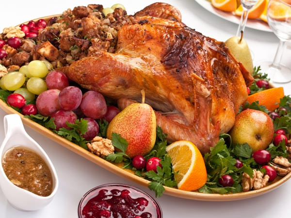 6. Gà tây Chất tryptophan ở gà tây làm cho bạn buồn ngủ và cũng giúp bạn xây dựng cơ bắp qua đêm một cách lành mạnh.