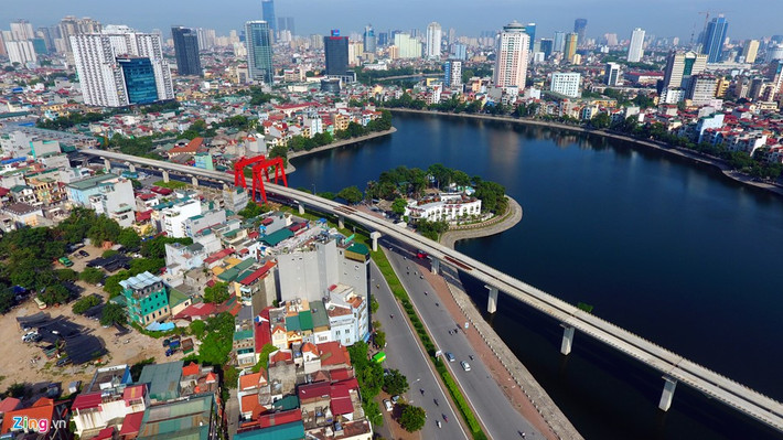 Đến nay, dự án đã phần bệ trụ, thân trụ, xà mũ, ngoại trừ ga Cát Linh và ga Vành đai 3, 10 nhà ga khác đã xong kết cấu chính.
